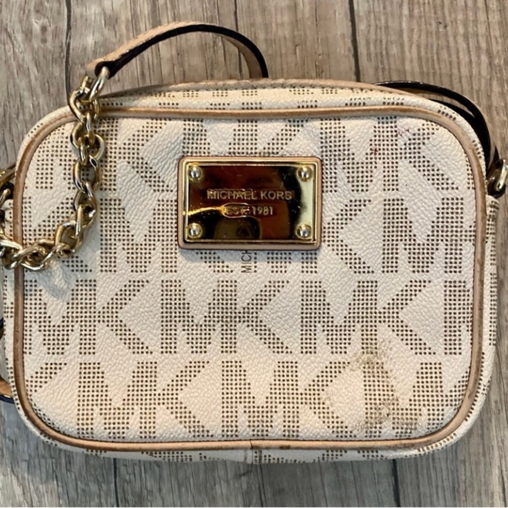 MICHAEL KORS Women's Cream
Jet Set Crossbody